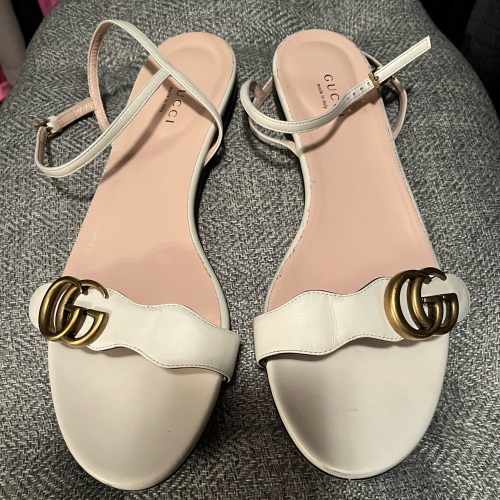 Authentic Gucci Marmont Double GG logo flat sandals!  Nice!!